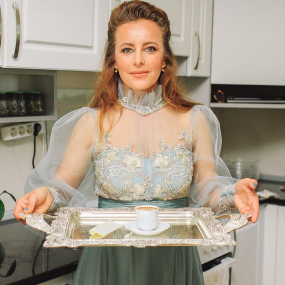 “Kurtlar Vadisi”nin aktrisası nişanlandı - FOTOLAR